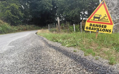 Pare-Brise Fragilisé : 7 Astuces Étonnantes pour Éviter les Fissures sur la Route